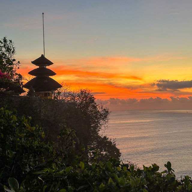 Enchanting Evenings at Pura Uluwatu Temple