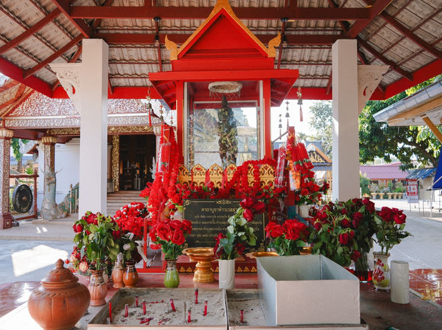 วัดพระแก้ว วัดเก่าแก่ ศิลปะล้านนาริมฝั่งโขง