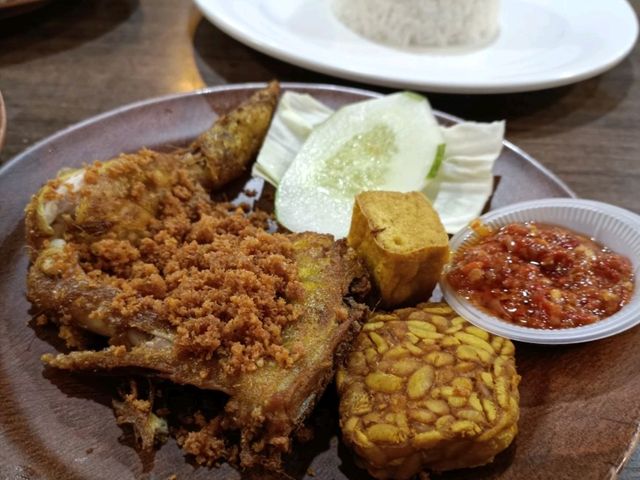Lets Discover The Best Daun Pisang inside BATAM mall
