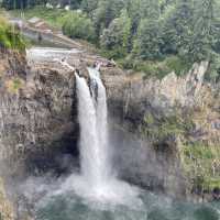 Beautiful waterfalls a few steps away!!!