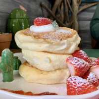 Fluffy Pancake Heaven at Cafe Taniku Club🍓
