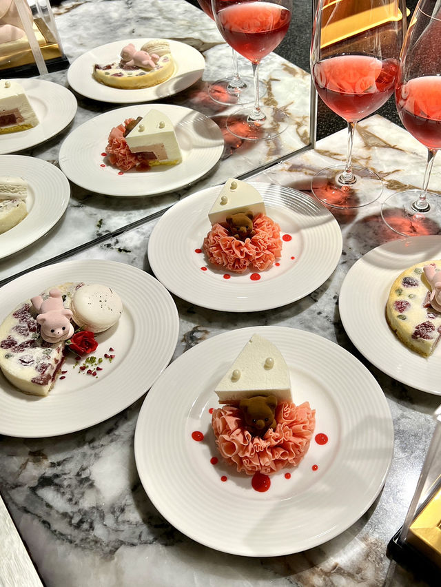 Elegant Desserts at Louange Tokyo - Le Musée🌹