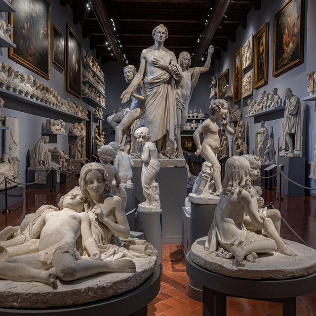 Gallery of the Academy of Florence