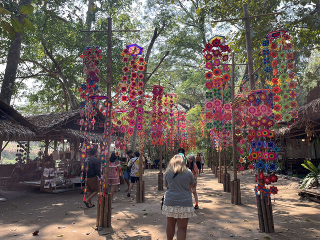 ตลาดโอ๊ะป่อย ราชบุรี 🌳