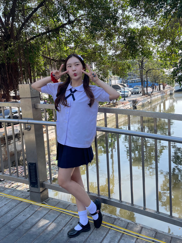 📸 ถ่ายชุดนักเรียนที่ “ปาดคลองตลาด” 
