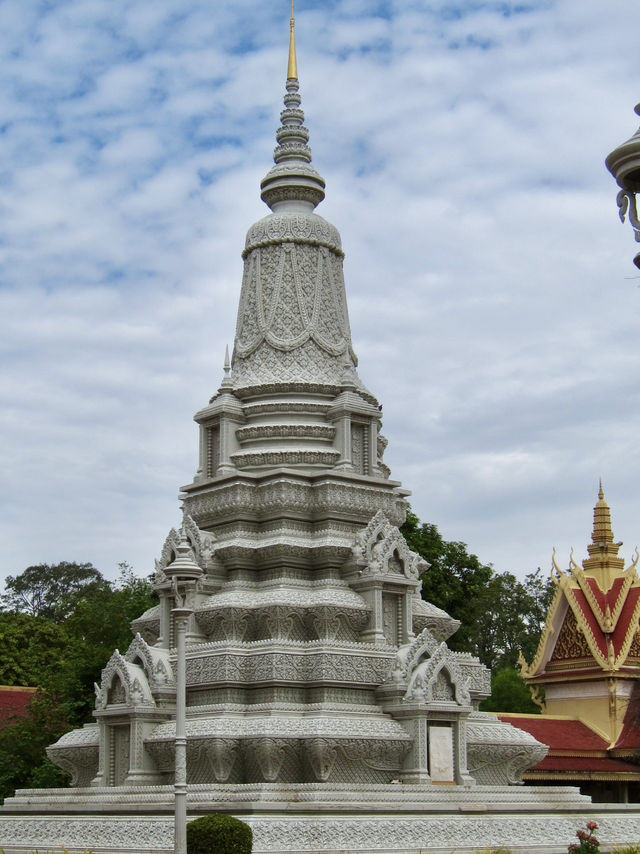 A Photographer’s Paradise – Capturing the Royal Palace of Cambodia