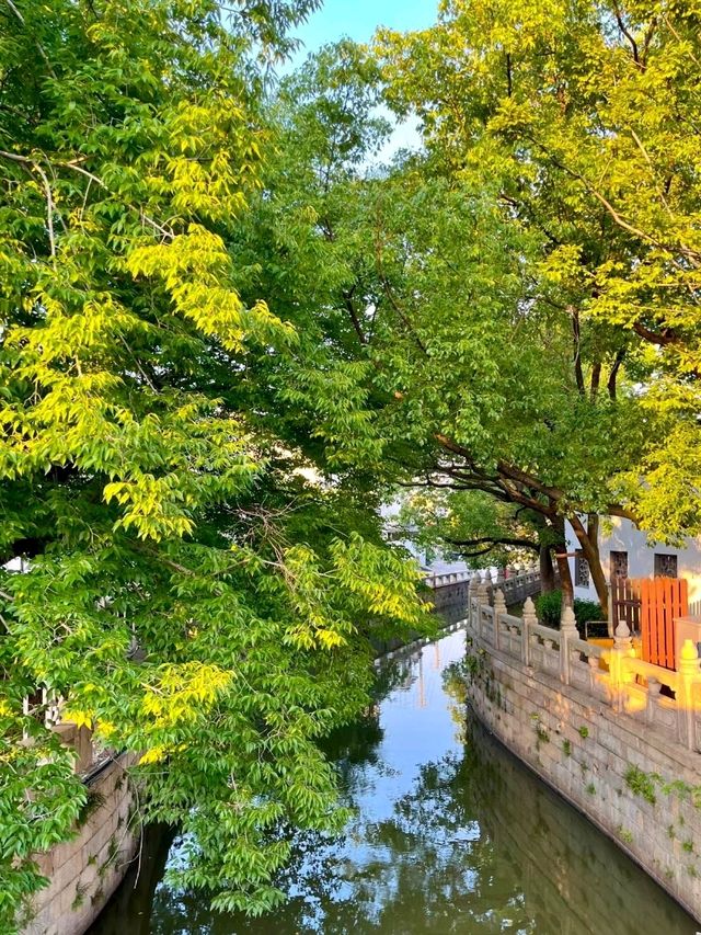 The Charm of Qiandeng Ancient Town