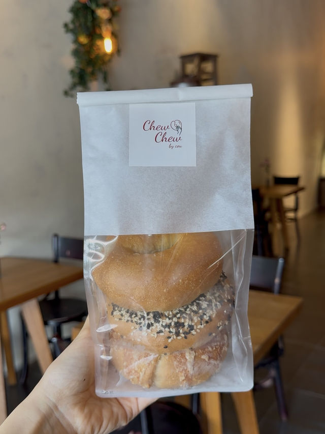 Chewy Bagel & Cottage Dreams: Chew Chew Bagel Cafe in Mount Austin JB