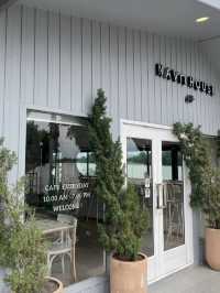 Nava cafe คาเฟ่ริมแม่น้ำบางปะกง บรรยากาศดีมาก