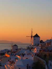 Sunset in Oia – A Magical Experience in Santorini! 🌅✨