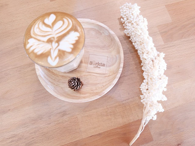 Burkta coffee : คาเฟ่โซนท่าแพ เชียงใหม่