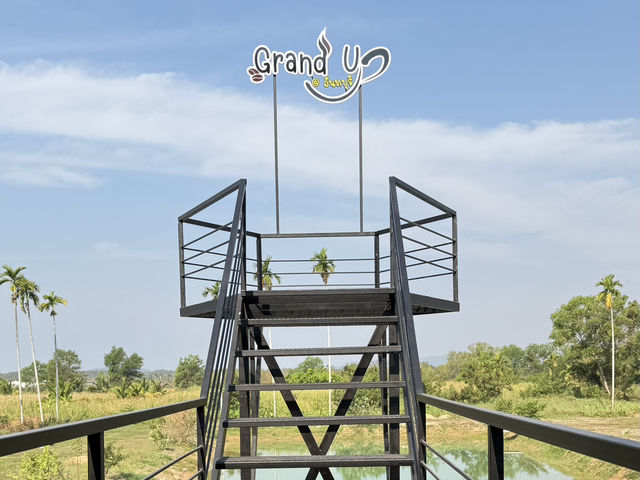 คาเฟ่วิวภูเขาใกล้ทะเลสวยที่สุดในจันทบุรี