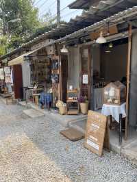 บ้านข้างวัดสถานที่ของศิลปิน