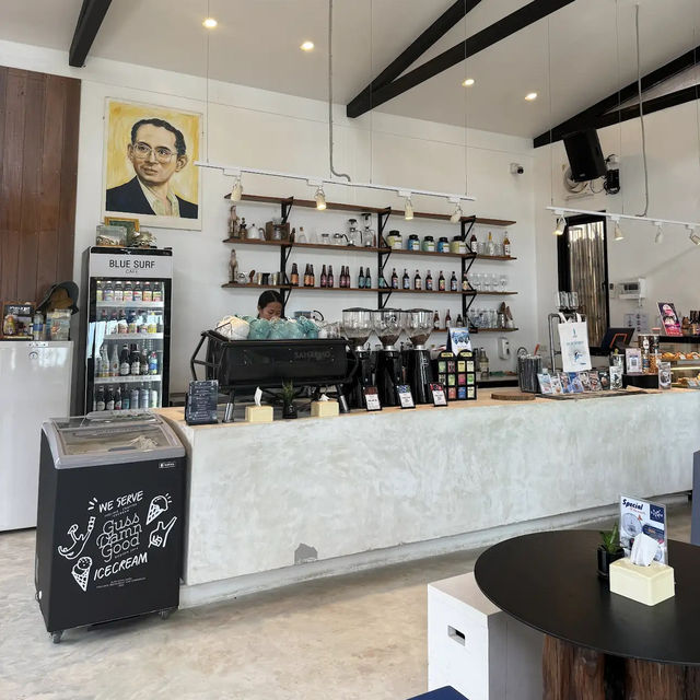 คาเฟ่ริมทะเลสุดคิ้ว ที่นครศรีธรรมราช 🏖️