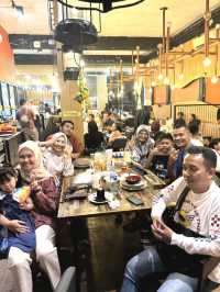 Bukber seru bersama teman-teman