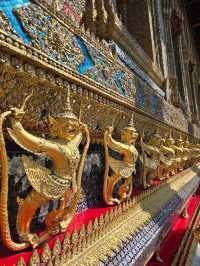 พาเยี่ยมชมพระบรมมหาราชวังและวัดพระศรีรัตนศาสดาราม