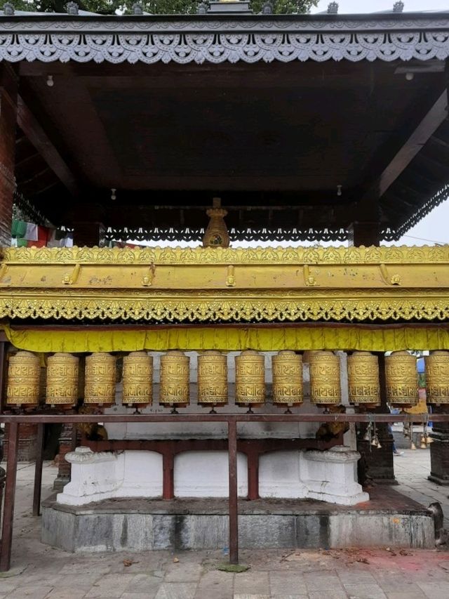 尼泊爾加德滿都著名古跡寺廟景點:猴庙स्वयम्भू महाचैत्य，適合打卡拍照📸祈福