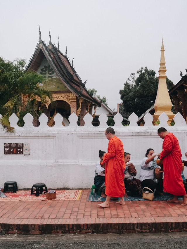 เที่ยวหลวงพระบาง 4 วัน 3 คืน เที่ยวเองไม่ยาก