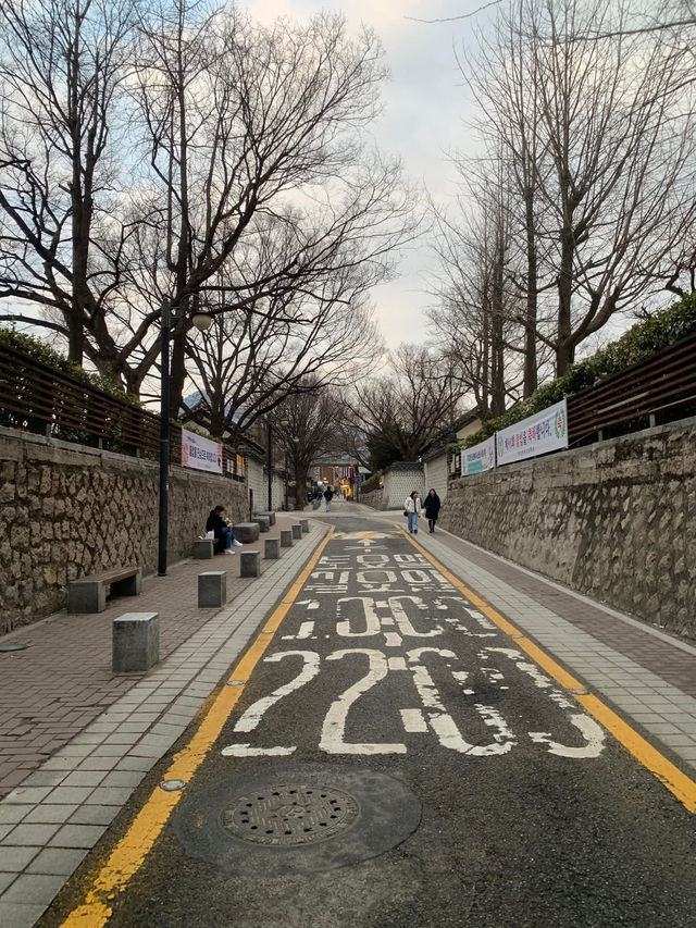 🇰🇷Roaming around Anguk Station Area🇰🇷
