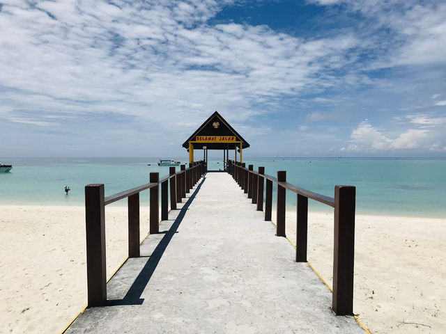 🏝️Mengalum Island: Sabah’s Secret Paradise (With a Side of Sunburn)🌴