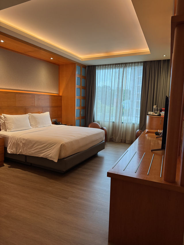 Stay in Sentosa, be the first to get to Universal Studios!
