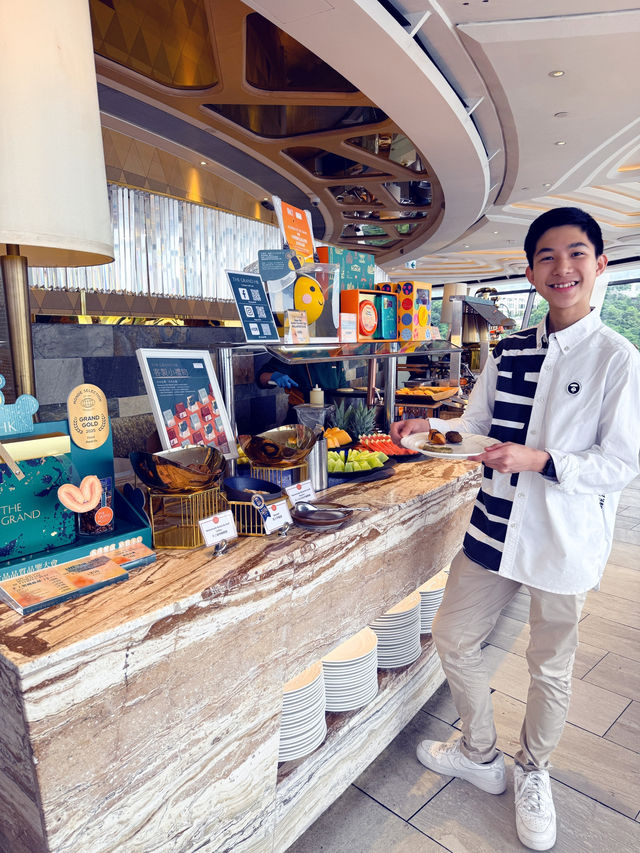 360°旋轉餐廳自助餐