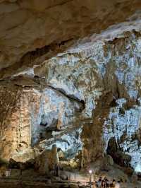🇻🇳 Halong Bay – Part 2: Light, Stone, and Water — A Landscape That Changes You 🌊⛰