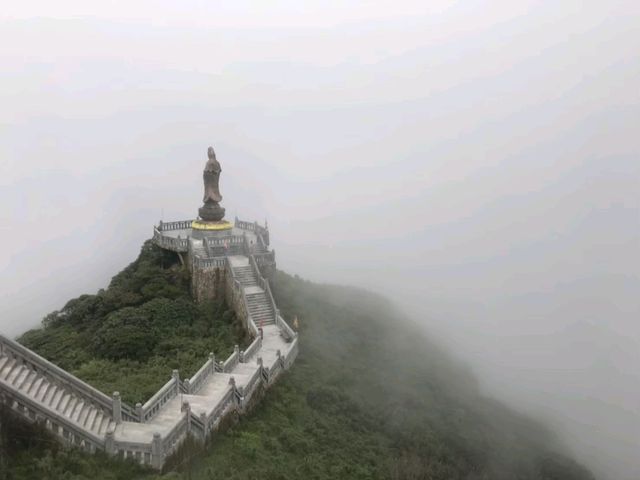 Fansipan 3,143 m หลังคาแห่งอินโดจีน