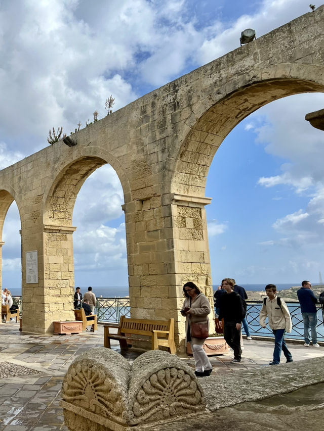 Wandering Through Valletta – Stone Streets & Sea Breezes