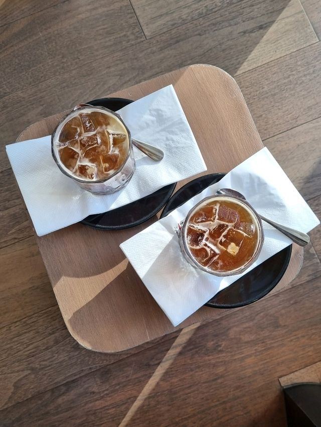 ☕️홍콩 코즈웨이베이 한복판, 채광 맛집 카페 N.O.T