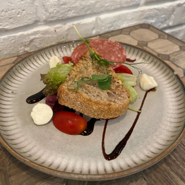 HABITŪ table🍴
