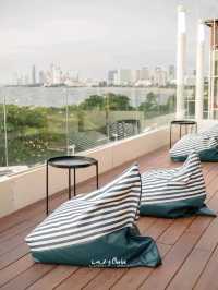 มาทะเล ก็แวะเติมแมวได้ ที่ Cat Sky Bar Cafe