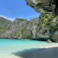 เกาะพีพี (Phi Phi Islands) 🌴🌊 