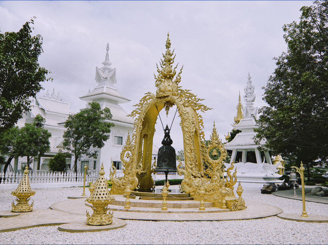 2 ชั่วโมงที่วัดร่องขุ่น - 2 hrs at wat rong khun