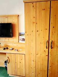 Hotel Nolda – Alpine Access and Budget Comfort in St. Moritz Bad