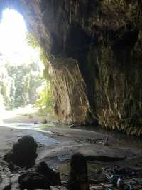 ล่องแพในถ้ำ ถ้ำน้ำลอด !!