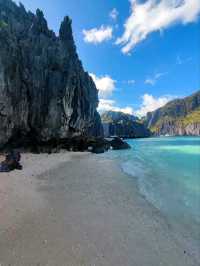 The perfect summer day at the picturesque El Nido
