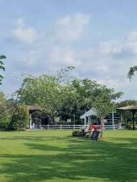 มองเทรอส์คาเฟ่ แอนด์ ฟาร์ม