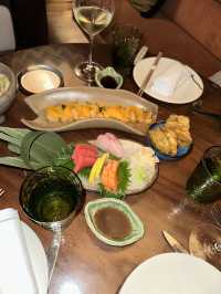 คลับร้านอาหารรวมอยู่ในที่เดียวในดูใบ