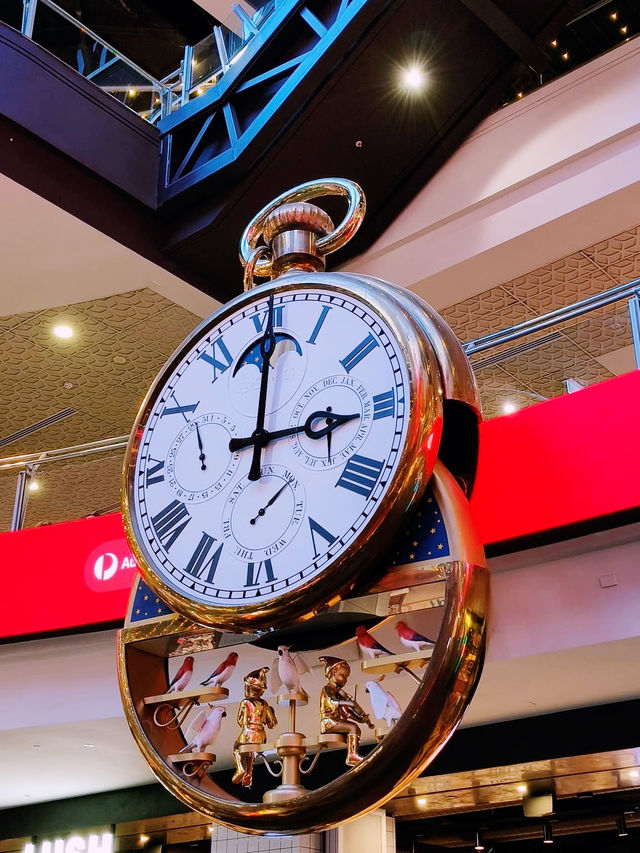 Melbourne Unlocked: A Solo Traveler’s Guide to Coffee, Street Art & Hidden Laneways