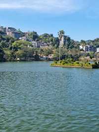 Cruising Around Kandy Lake