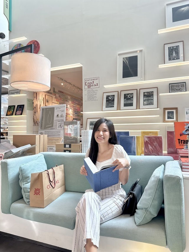 ร้านหนังสือ Open House Central Embassy📚