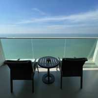 หนีร้อน นอนทะเลที่movenpick pattaya