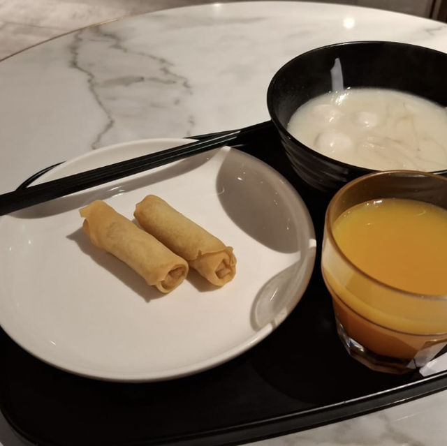 香港機場環亞貴賓室短評：Trip.com會員免費入場的候機好去處  