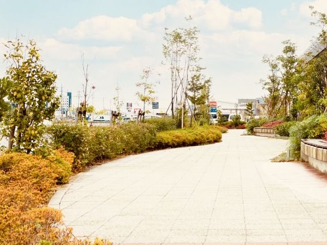Solo Traveler's Guide to Ishikawa Prefecture: Japan's Cultural Treasure Box** 🎎🏔️