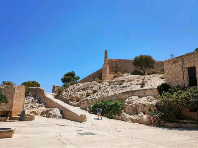 Epic Views & Castle Feels on a Hill