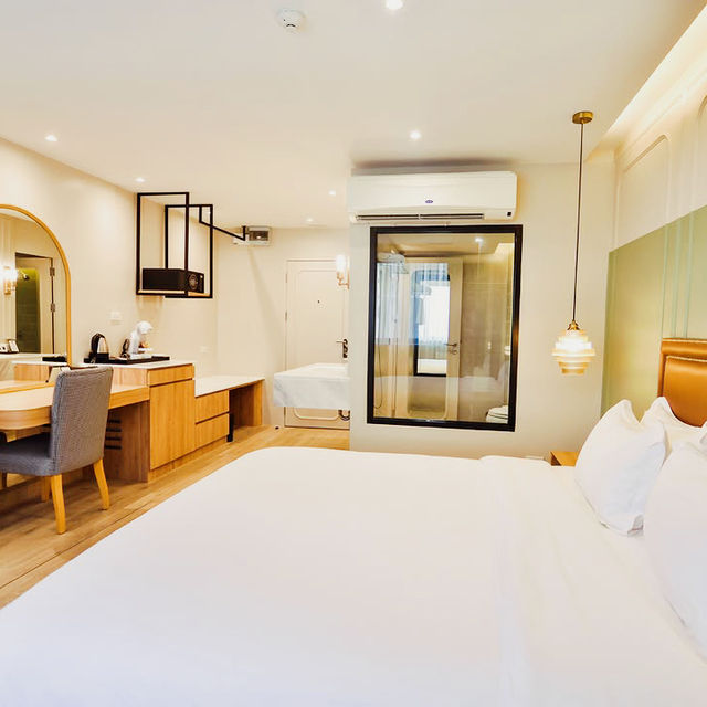 Chic Hideaway and Urban Ease