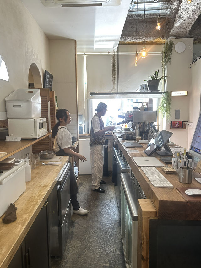 【東京・代々木公園】almond hostel & cafeのグリルドサンドイッチ