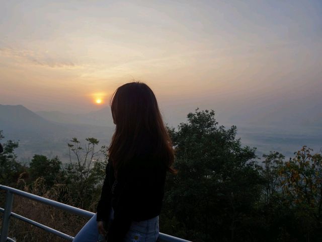 "ทะเลหมอกภูทอก” เชียงคาน สายเก็บหมอกห้ามพลาด