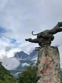 TIGER LEAPING GORGE · YUNNAN'S MOST THRILLING TREK